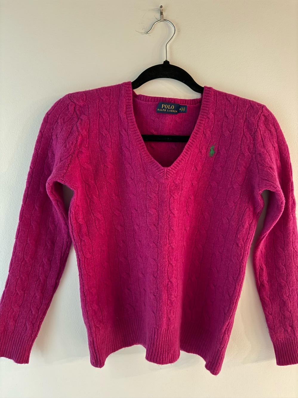 Ralph Lauren Classic V Neck Cashmere Sweater - Sz Medium!